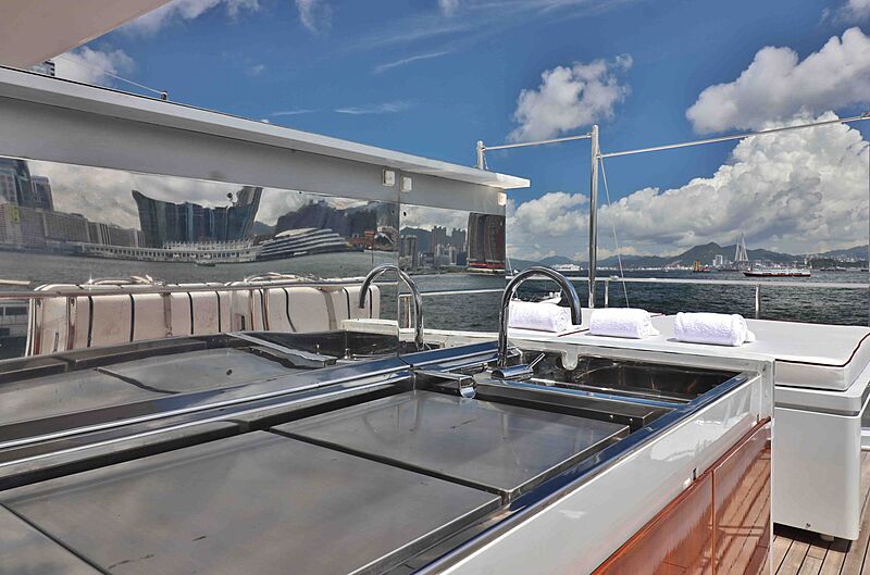 Forwin yacht sundeck