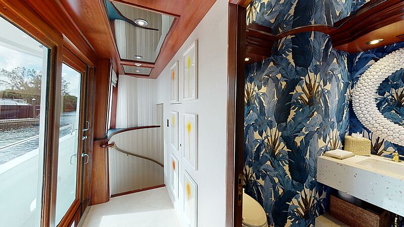 Wonder yacht staircase