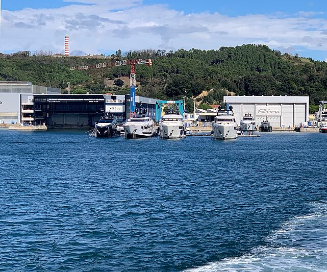 TELLI yacht Custom Line