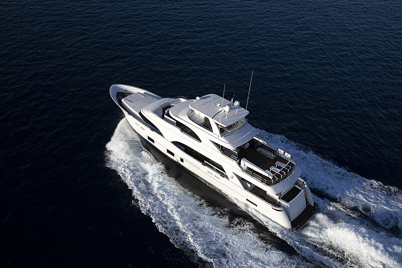 Eileen's Way yacht cruising aerial