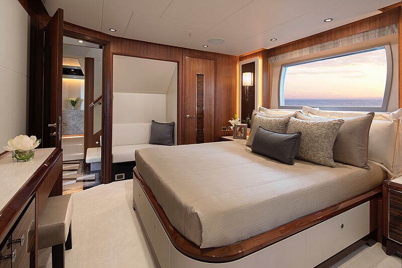Eileen's Way yacht VIP stateroom