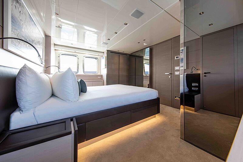 Balance yacht stateroom