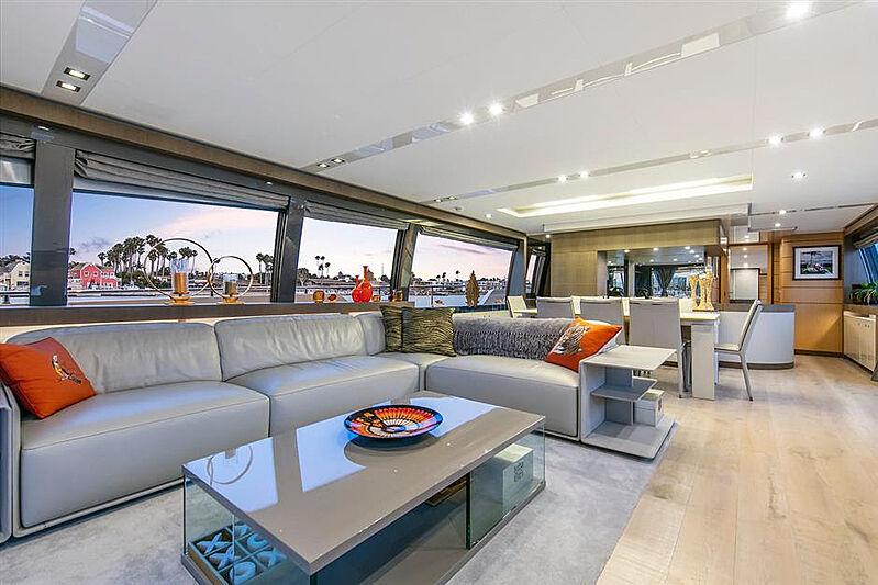 Lontano yacht saloon