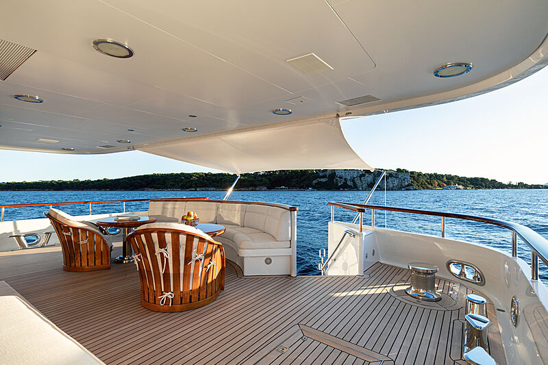 Sea Huntress yacht aft deck