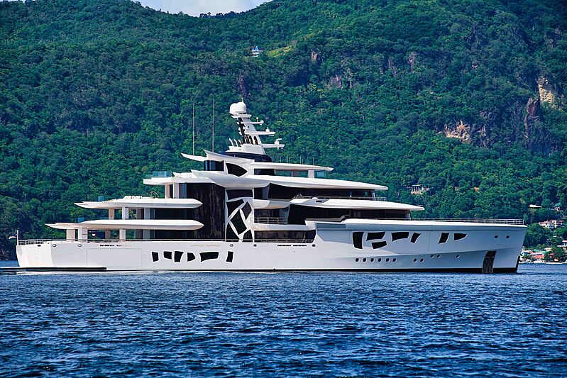 Artefact yacht cruising