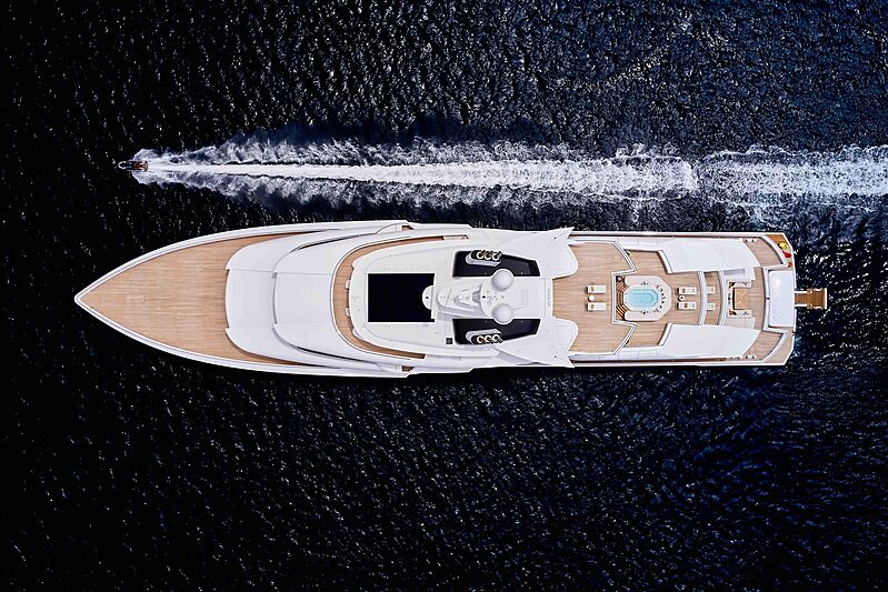 Artefact yacht cruising