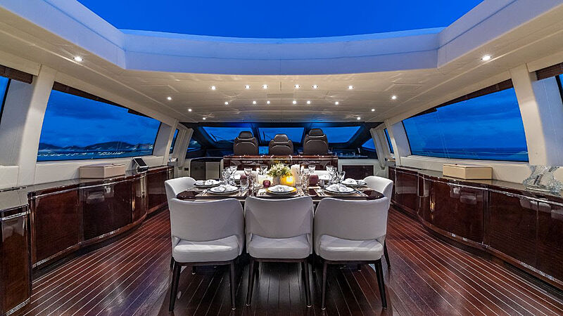 Jomar yacht dining room