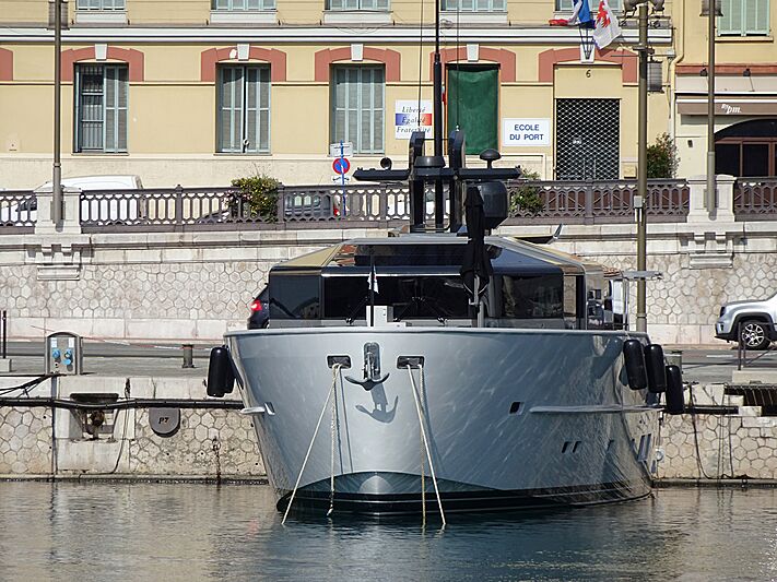 Illusion 8 yacht in Nice