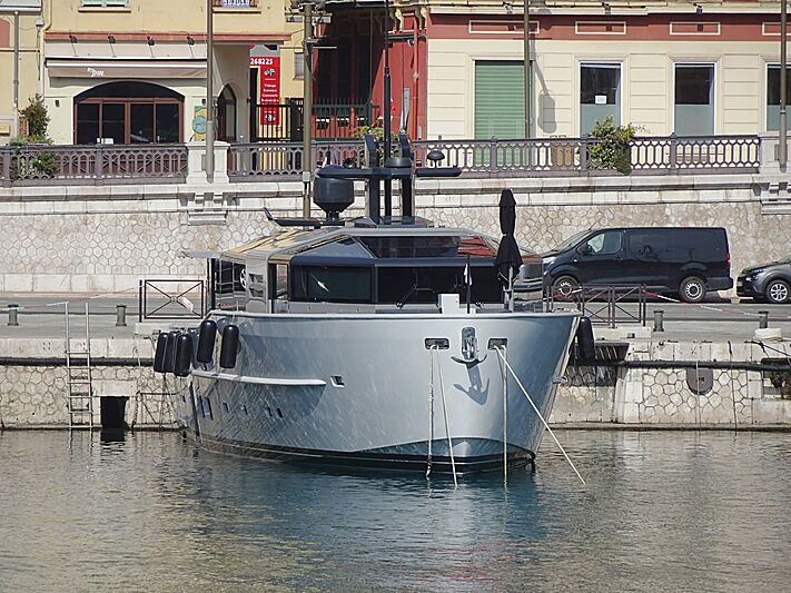 Illusion 8 yacht in Nice
