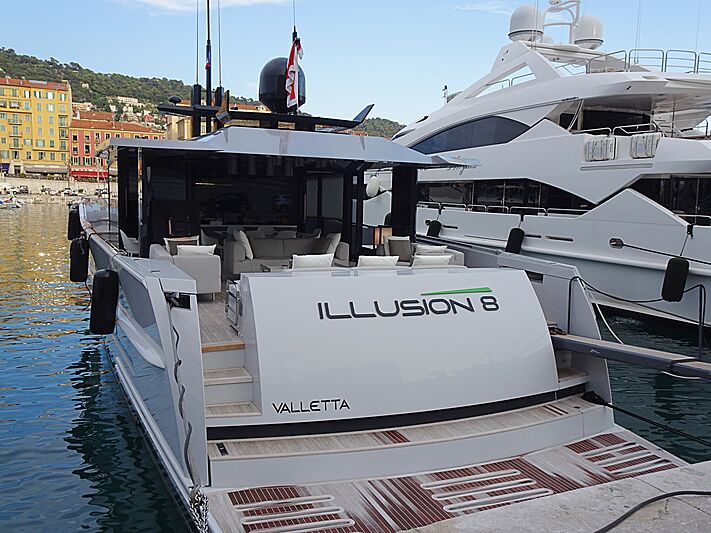 Illusion 8 yacht in Nice