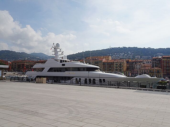 My Little Violet yacht in Nice