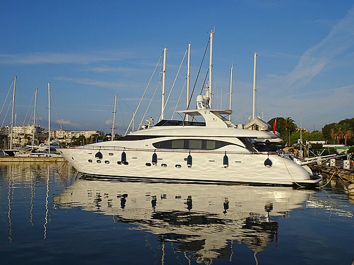Reege's Dream yacht in Antibes