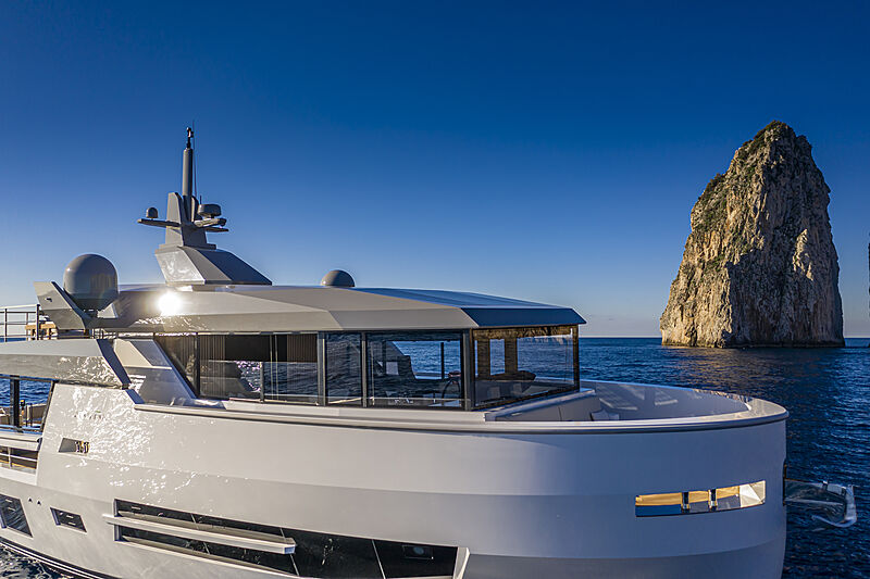 Sherpa XL #02 yacht exterior detail