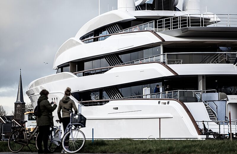 Vanish yacht by Feadship under transport