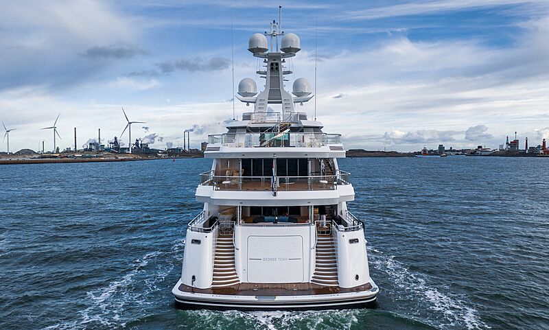 Boardwalk yacht by Feadship