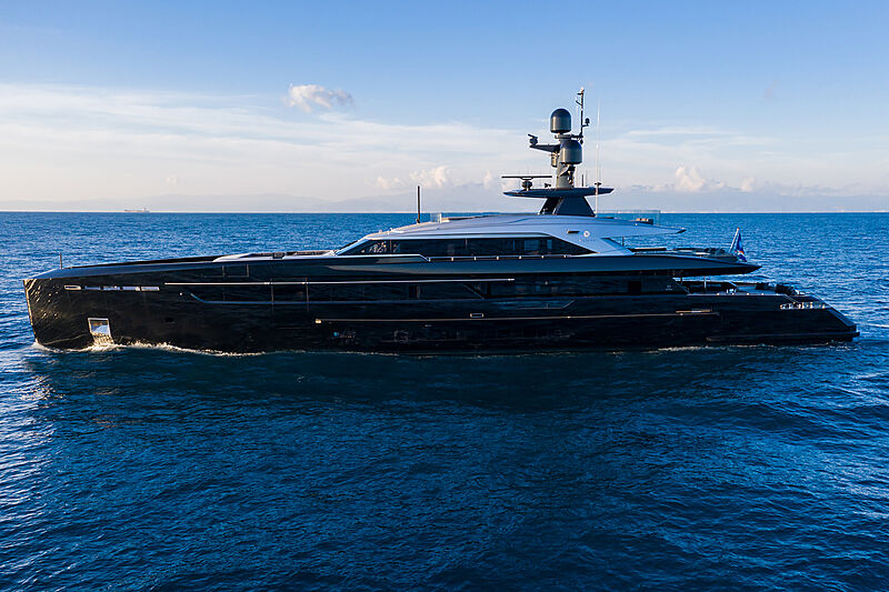 Olokun yacht cruising