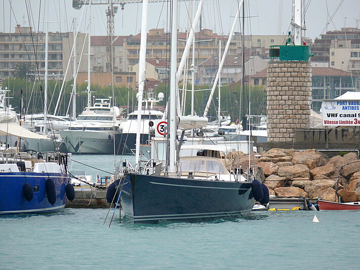 Only Now yacht in Antibes