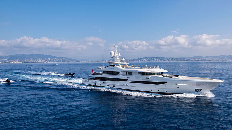 Elixir yacht cruising with toys