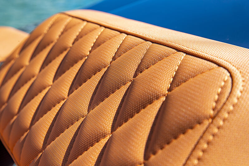 Technohull Omega 47 tender detail