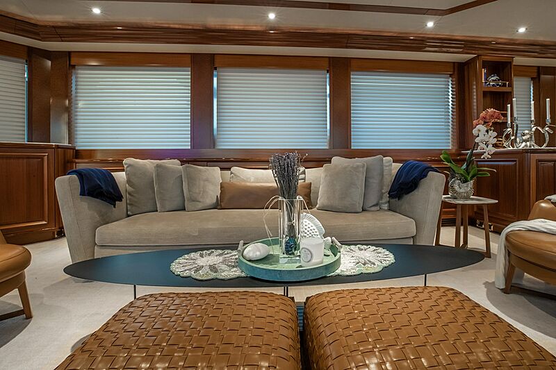 Nina Lu yacht saloon