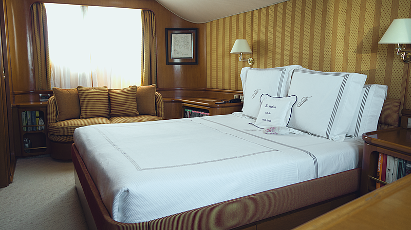 Freemont yacht stateroom