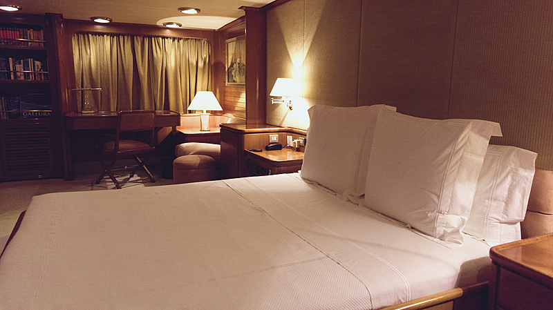 Freemont yacht stateroom