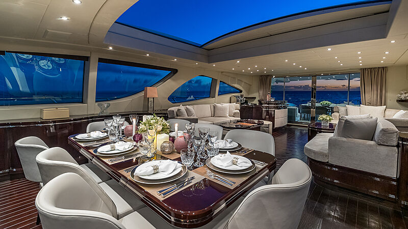 Jomar yacht dining
