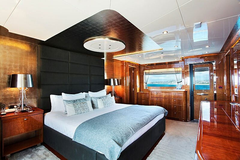 Komokwa yacht stateroom