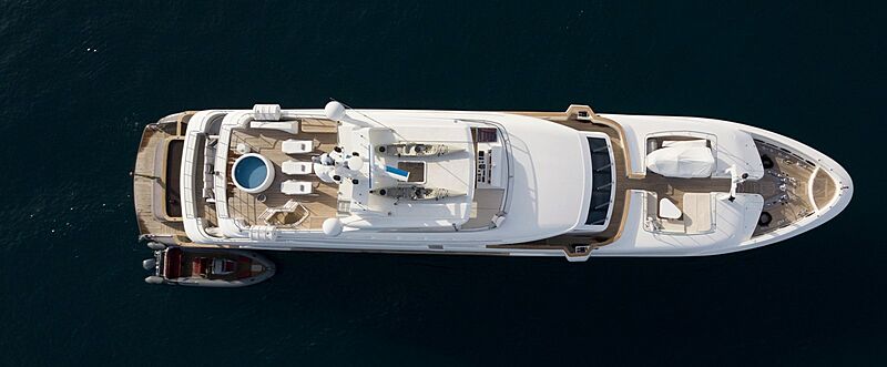 Komokwa yacht at anchor
