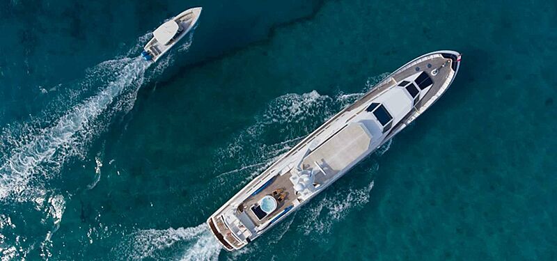 No Buoys yacht cruising