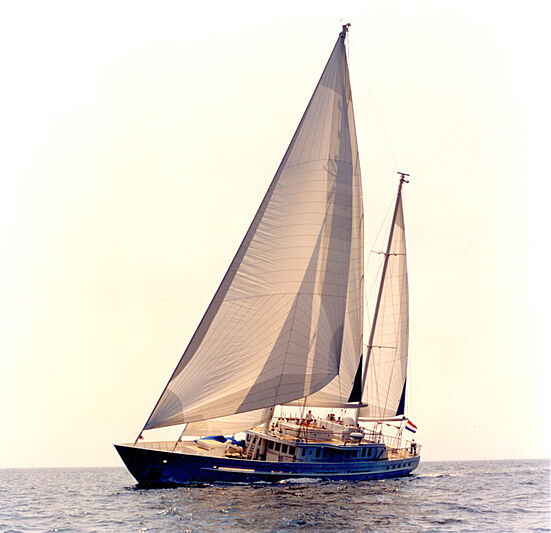 Colombaio Sun sailing