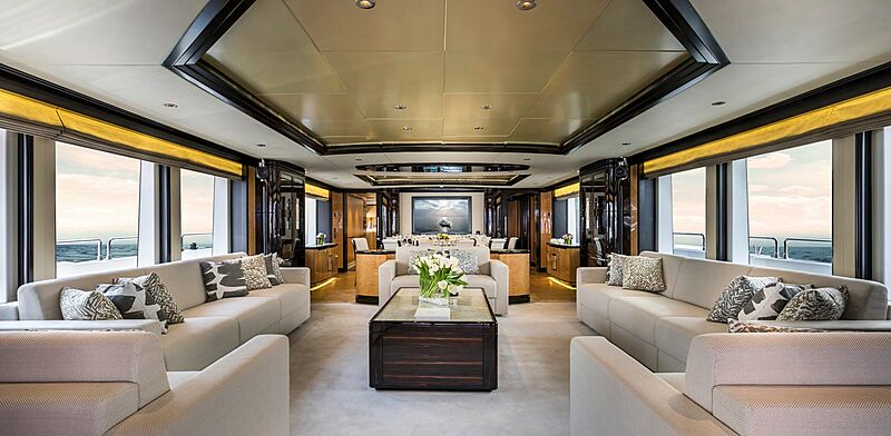 Shamal yacht salooon