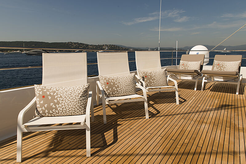 Ipharra yacht sun deck