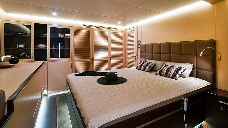 Ipharra yacht stateroom