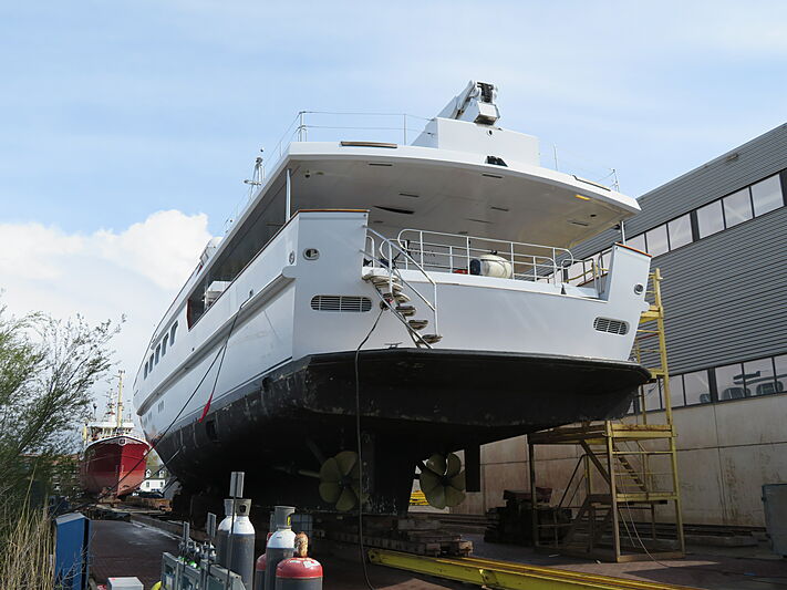 Azteca yacht out of water at Balk Shipyard