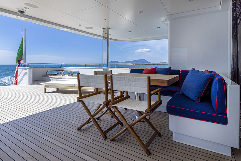 Crowbridge yacht aft deck