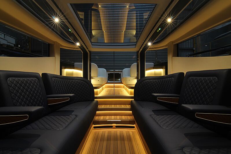 Hasna 9m Limousine