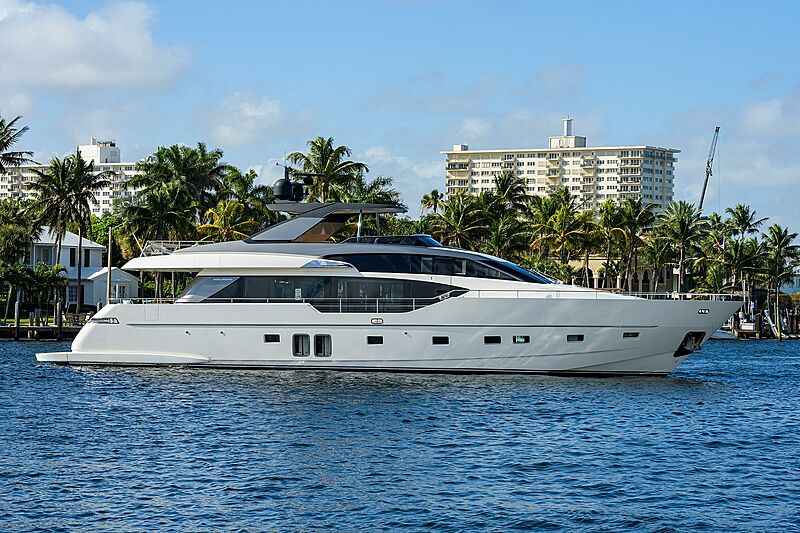 STAE yacht cruising