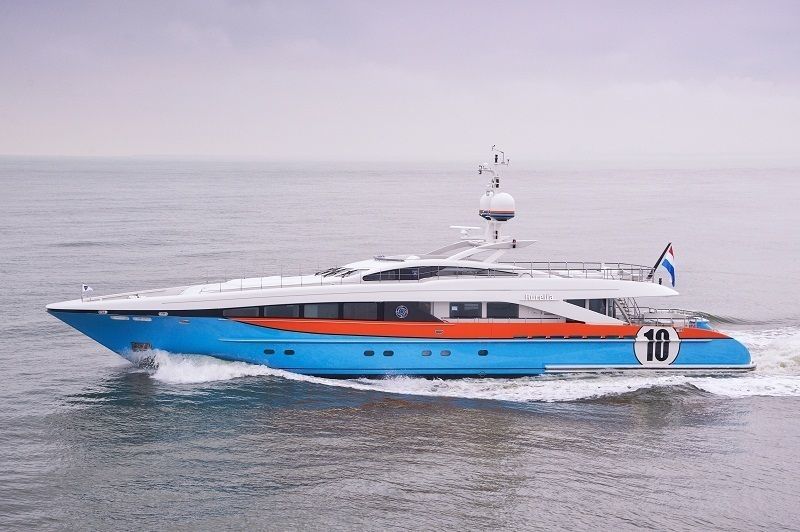 Aurelia cruising