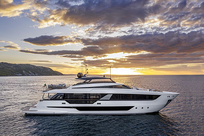 Ferretti 1000 yacht anchored