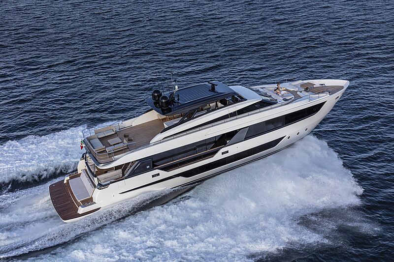 Ferretti 1000 yacht cruising