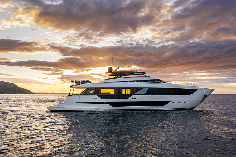 Ferretti 1000 yacht anchored