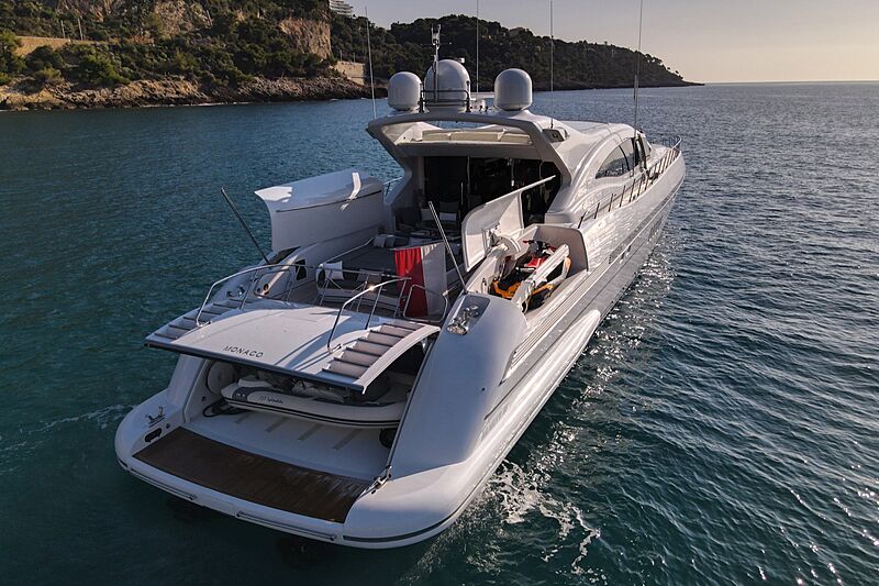 Splendida yacht at anchor