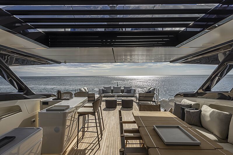 Ferretti 1000 yacht upper deck