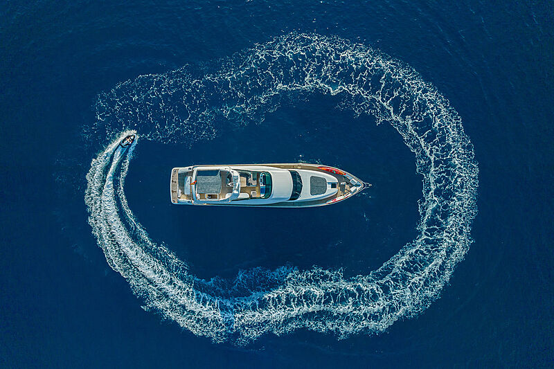 Sublime Mar yacht anchored