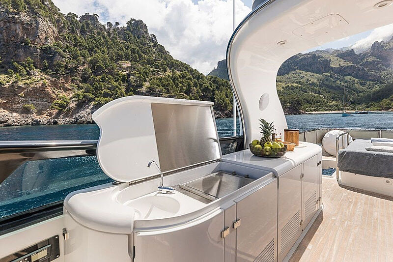 Sublime Mar yacht flybridge