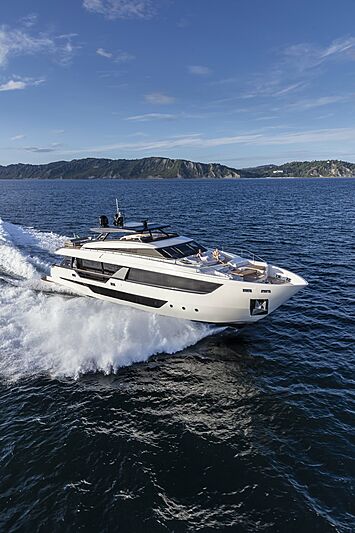 Epic yacht cruising