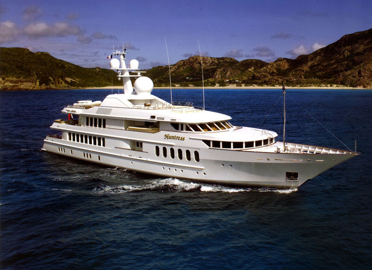 Huntress II cruising