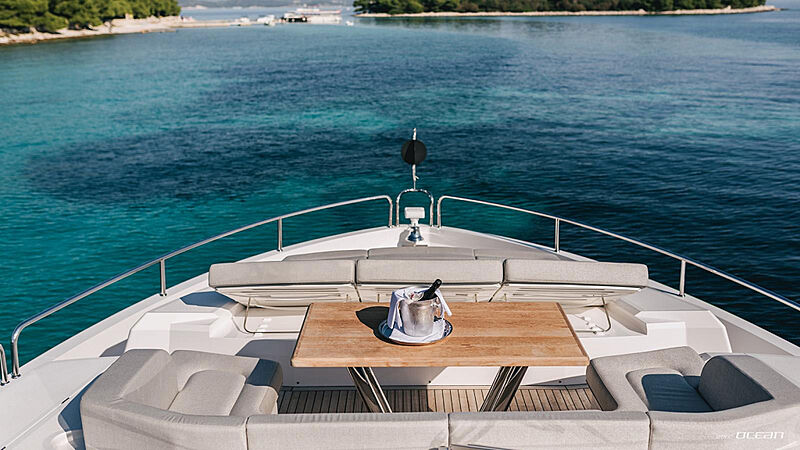 Mowana yacht foredeck