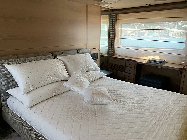 Serenity Mia yacht stateroom